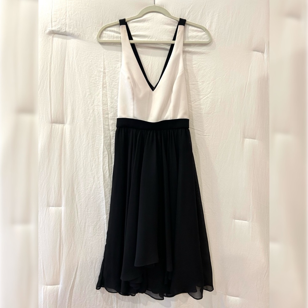 BLACK HALO WHITE AND BLACK COCKTAIL DRESS